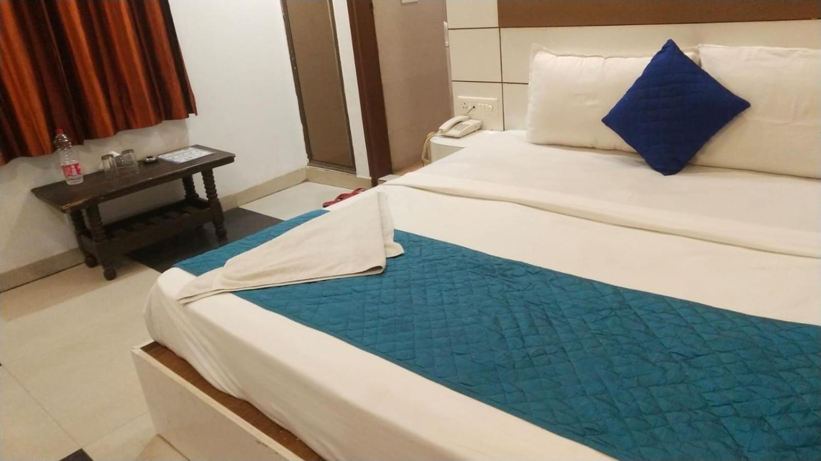 Classic Paradise Hotel *